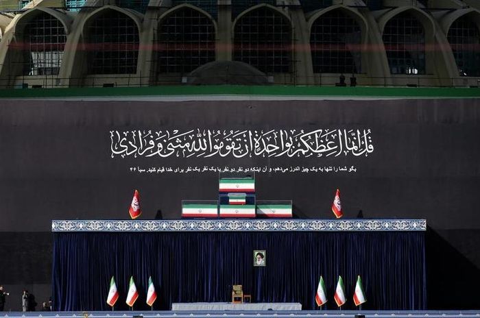 Quang cảnh lễ tiễn biệt cố Lãnh tụ tối cao Iran Ali Khamenei bên ngoài khu cầu nguyện Imam Khomeini Mosalla ở Tehran, Iran ngày 4/7/2026. Ảnh: Tân Hoa xã