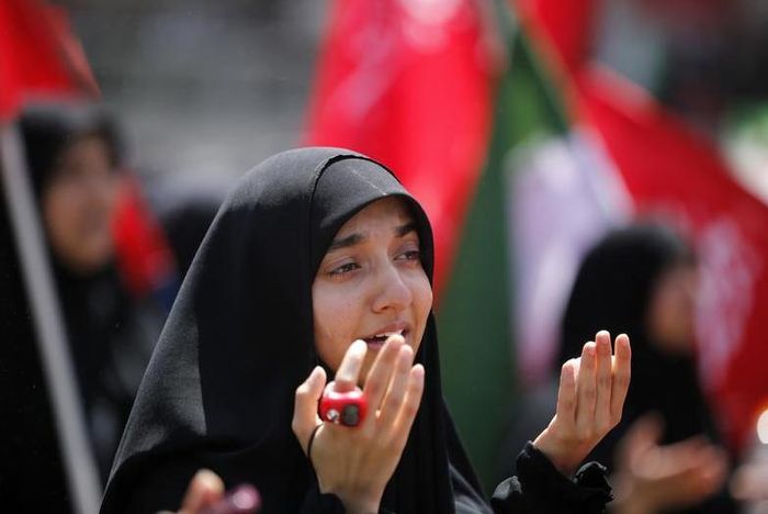 Một phụ nữ tiếc thương cố Lãnh tụ tối cao Iran Ali Khamenei trong lễ tiễn biệt ông tại Tehran, Iran, ngày 4/7/2026. Ảnh: Tân Hoa xã