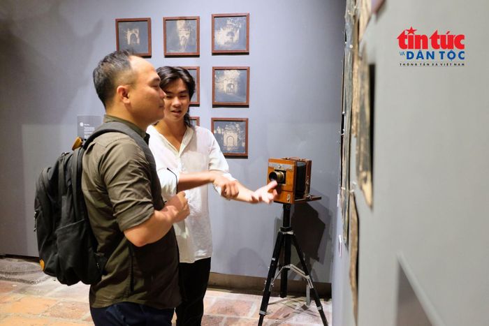 Triển lãm không chỉ là nhịp cầu lan tỏa tinh thần hiếu học và khát vọng tri thức của người Việt mà còn nỗ lực đưa di sản đến gần hơn với công chúng trong nước và quốc tế.