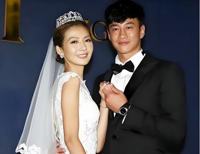 Hà Nhuận Đông có hôn nhân hạnh phúc bên bà xã kém 8 tuổi.