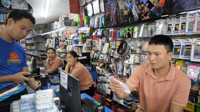 Cửa hàng tạp hóa của anh Lê Thanh Tùng đã ứng dụng phần mềm quản lý giúp hoạt động kinh doanh minh bạch và hiệu quả hơn.
