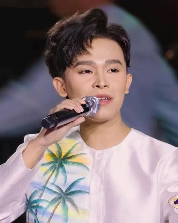 Ca sĩ Hồ Văn Cường quê ở Đồng Tháp.