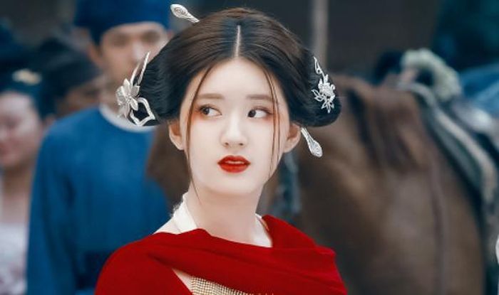 Hình tượng Triệu Lộ Tư trong tà áo đỏ gây bão một thời gian dài khi phim lên sóng. 