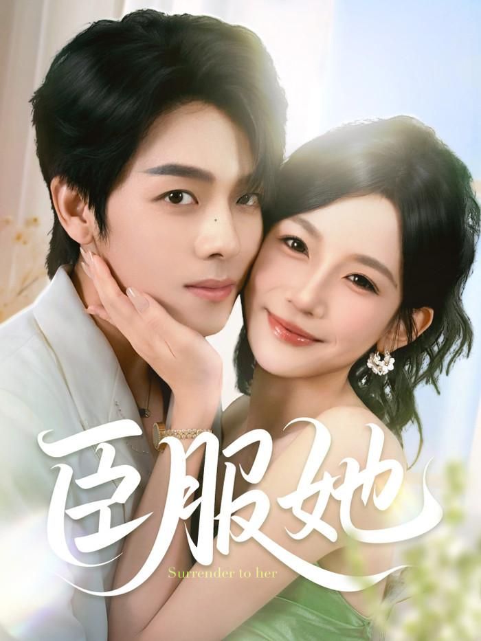 Khuất Phục Trước Cô Ấy xoay quanh mối quan hệ giữa một thiếu gia kiêu ngạo và cô gái bản lĩnh, thông minh. Ban đầu, cả hai liên tục đối đầu, nhưng chính sự mạnh mẽ của nữ chính đã khiến nam chính thay đổi. Bộ phim khai thác mối quan hệ "nữ cường - nam cường" với nhiều màn đấu trí và chuyển biến tình cảm tự nhiên. Sự kết hợp của Tăng Huy và Hàn Vũ Đồng cũng góp phần tạo sức hút cho tác phẩm.