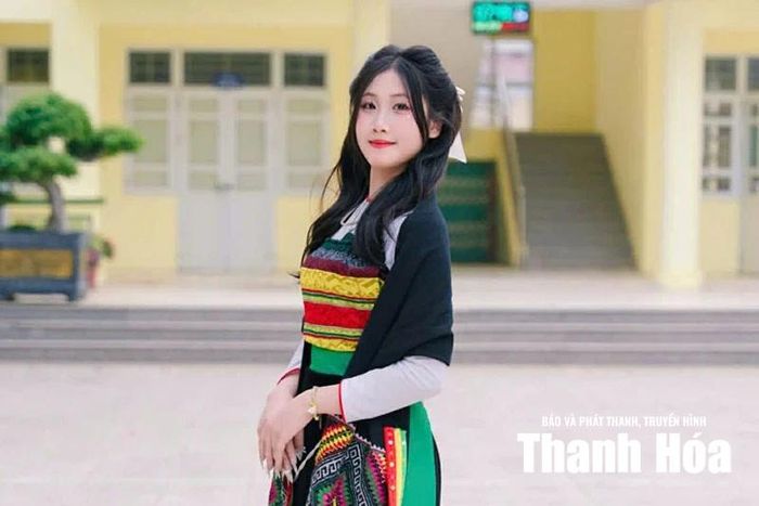 Trần Ngọc Hà, học sinh lớp 9A, là một trong những gương mặt tiêu biểu của Trường PTDT Nội trú THCS Mường Lát trong kỳ thi tuyển sinh vào lớp 10 THPT năm học 2026-2027.