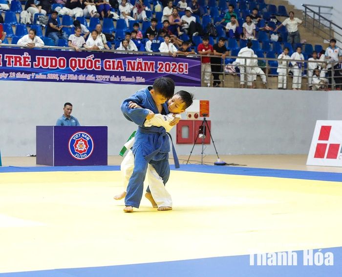 Ngay sau lễ khai mạc, các nội dung thi đấu đối kháng của các nhóm tuổi đã diễn ra.