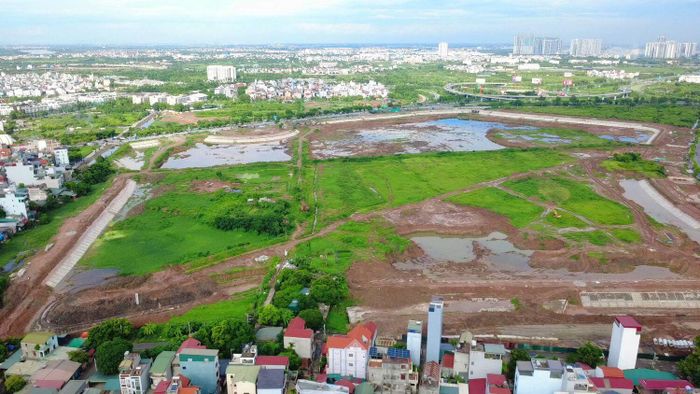 Dự án được xây dựng trên diện tích đất khoảng 38,3ha, bao gồm: xây dựng mương dẫn Việt Hưng-Cầu Bây và mương bao quanh hồ Cự Khối (bề rộng 19,5m-30m, tổng chiều dài khoảng 2.622,3m); xây dựng hồ điều hòa Cự Khối (diện tích khoảng 30,25ha).