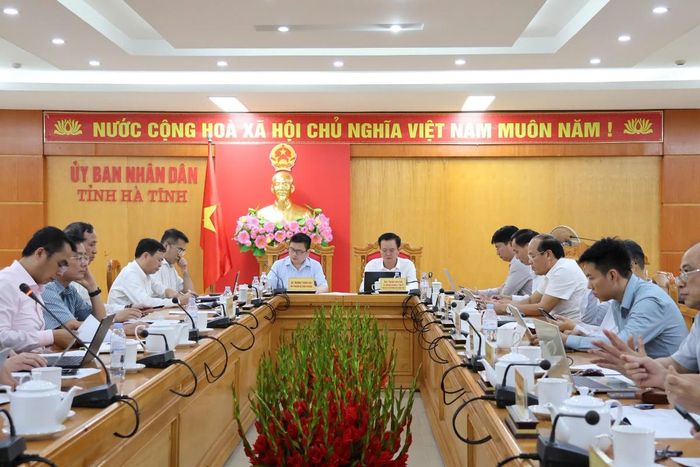 Toàn cảnh buổi làm việc.