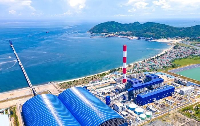 Dự án Nhà máy Nhiệt điện Vũng Áng II (VAPCO) được khởi công xây dựng từ năm 2021, có tổng vốn đầu tư 2,2 tỷ USD, gồm 2 tổ máy, với tổng công suất hơn 1.200 MW.