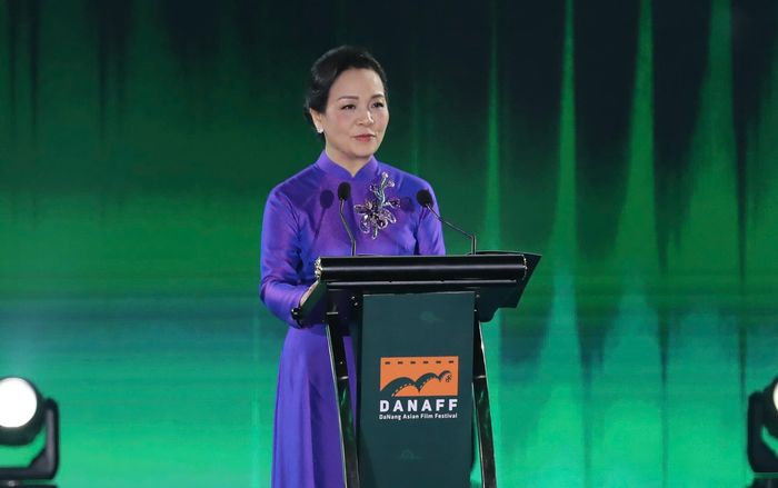 TS. Ngô Phương Lan, Chủ tịch Hiệp hội Xúc tiến phát triển điện ảnh Việt Nam phát biểu tổng kết DANAFF IV. Ảnh: NGỌC HÀ