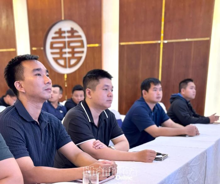 Thành viên Câu lạc bộ Ngân hàng máu sống tham dự hội nghị.