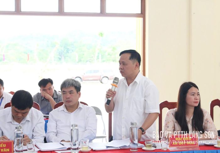 Lãnh đạo Đảng ủy xã Quý Hòa báo cáo việc triển khai nhiệm vụ với Tổ công tác