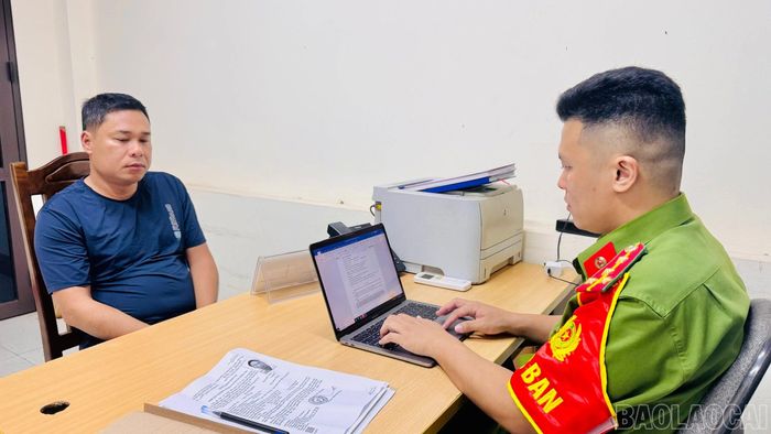 Đối tượng Trần Văn Toán tại cơ quan công an.