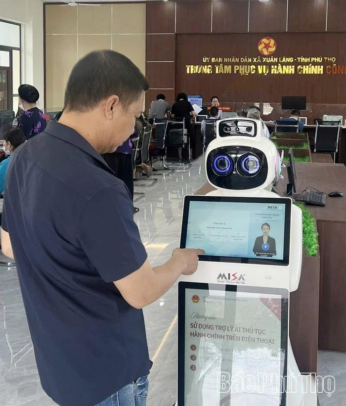 Xã Xuân Lãng thực hiện mô hình Trợ lý ảo hỗ trợ Nhân dân trong việc khai thác thông tin khi làm các dịch vụ công trực tuyến.