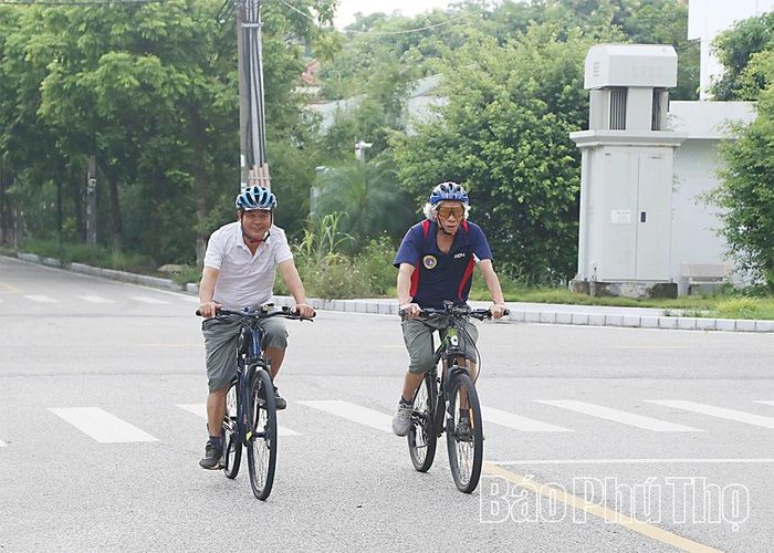 Đạp xe là môn thể thao được nhiều người dân lựa chọn, góp phần nâng cao sức khỏe, tạo không khí luyện tập sôi nổi tại địa phương.