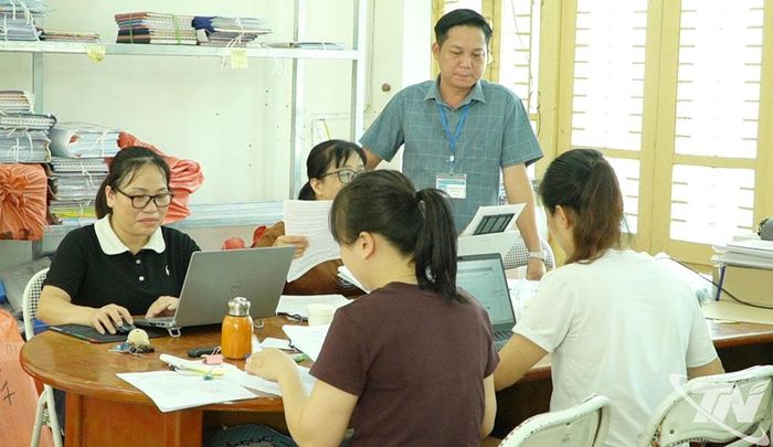 Số hóa tài liệu tại UBND xã Định Hóa