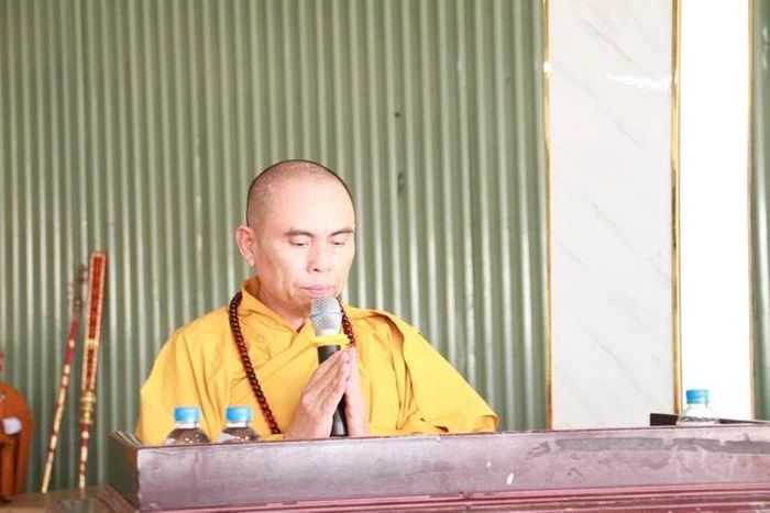 Thượng tọa Thích Nhuận Nghĩa dâng lời cảm tạ