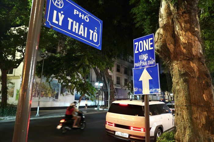 Theo kế hoạch của Hà Nội, vùng phát thải thấp được triển khai nhằm từng bước kiểm soát các phương tiện phát thải cao, góp phần cải thiện chất lượng không khí và thúc đẩy sử dụng phương tiện giao thông xanh.