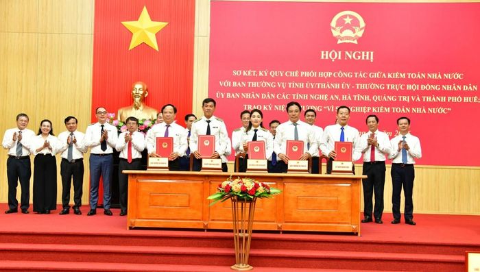 Kiểm toán Nhà nước và 4 địa phương ký Quy chế phối hợp giai đoạn 2026-2030. Ảnh: KTNN