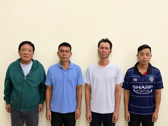 Các đối tượng tại cơ quan Công an.
