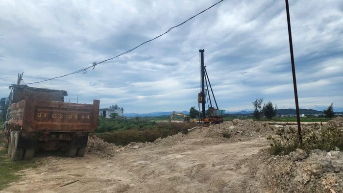 Dự án đường Tố Hữu nối dài đi sân bay Phú Bài chậm tiến độ kéo dài.