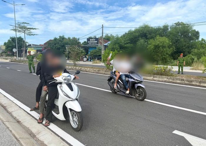 Một nhóm đối tượng điều khiển xe mô tô càn quấy, có hành vi "Cố ý gây thương tích".