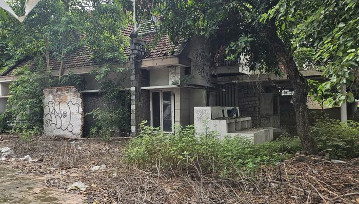 Khu biệt thự bị bỏ hoang ở phường Thủ Đức.