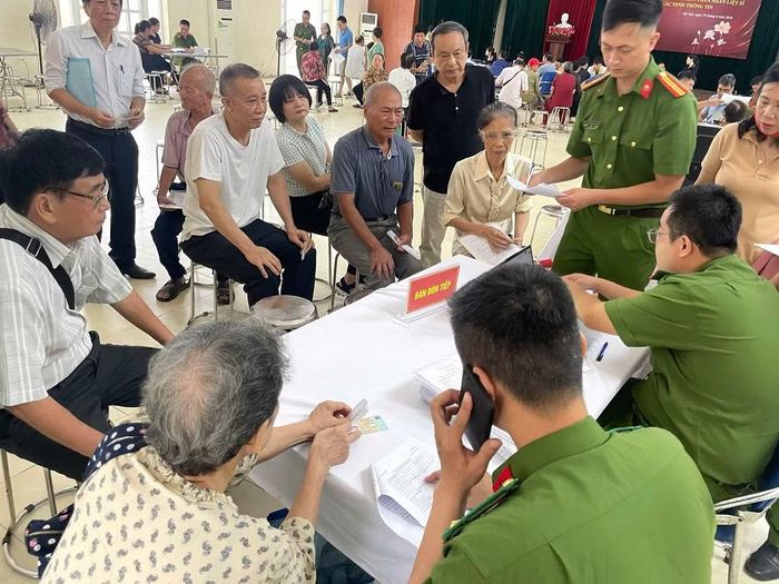 Công an phường Hoàng Mai đã tham mưu UBND phường tổ chức triển khai đợt cao điểm thu nhận mẫu sinh phẩm ADN thân nhân liệt sĩ chưa xác định danh tính trên địa bàn.