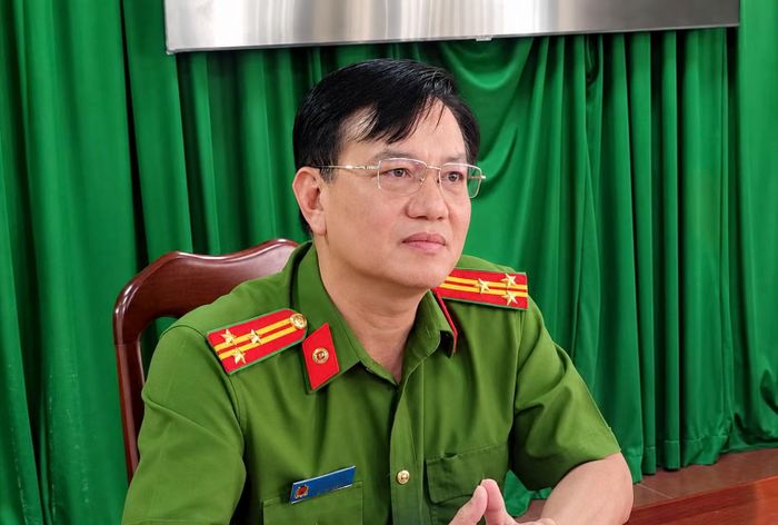 Thượng tá Đới Ngọc Thắng, Phó Trưởng phòng Cảnh sát hình sự, Công an TP Hồ Chí Minh trao đổi về vụ án.