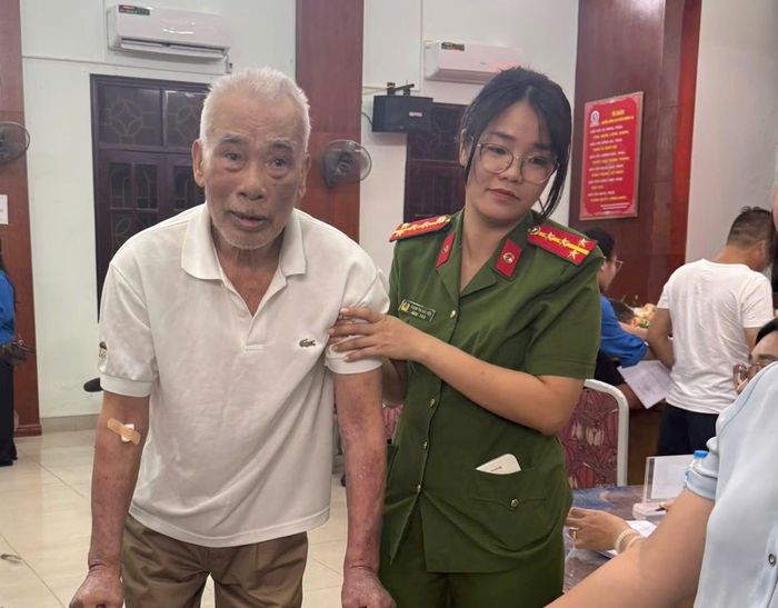 Mỗi CBCS đều nêu cao tinh thần, trách nhiệm phục vụ.