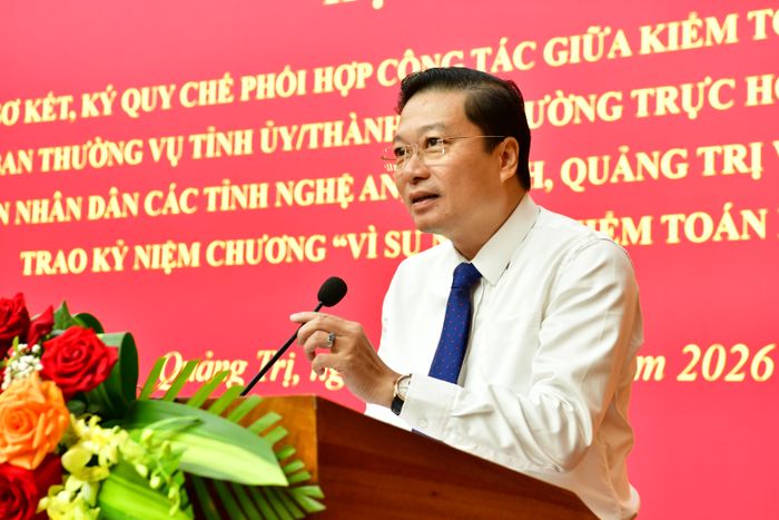 Chủ tịch UBND tỉnh Quảng Trị Lê Hồng Vinh phát biểu chào mừng Hội nghị. Ảnh: N. LỘC