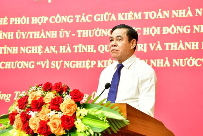 Chủ tịch UBND tỉnh Nghệ An Võ Trọng Hải phát biểu tại Hội nghị. Ảnh: N. LỘC