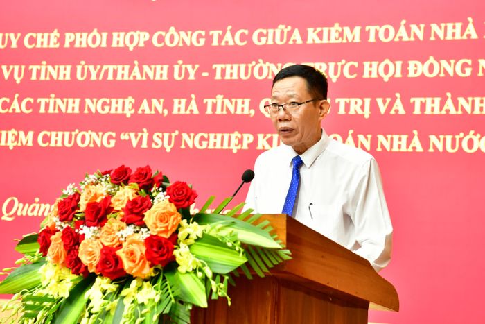 Phó Chủ tịch UBND thành phố Huế Hà Văn Tuấn phát biểu tại Hội nghị. Ảnh: N. LỘC