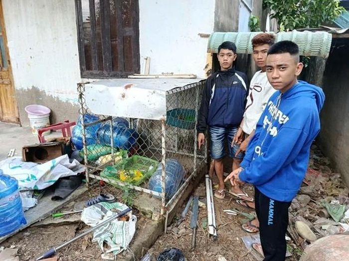 Dựng lại hiện trường vụ cố ý gây thương tích. Ảnh: CA.