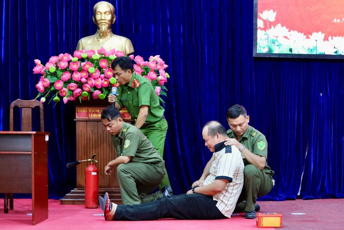 Hướng dẫn thao tác cứu nạn, cứu hộ đối với nạn nhân mất khả năng di chuyển