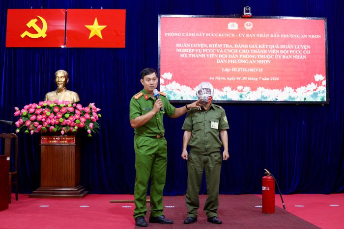 Hướng dẫn sử dụng mặt nạ phòng độc khi thoát hiểm
