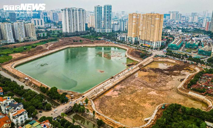 Một trong những công trình có tiến độ nổi bật là dự án hồ điều hòa Mễ Trì (Đồng Bông 2), nằm trên địa bàn phường Đại Mỗ. Dự án có quy mô khoảng 12 ha, với tổng mức đầu tư gần 370 tỷ đồng.