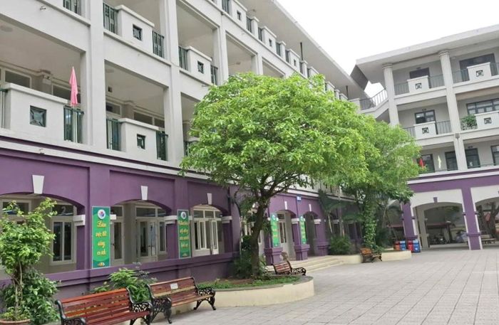 Phường Bạch Mai quan tâm nâng cấp hạ tầng để xây dựng những trường chuẩn quốc gia. Trong ảnh: Trường THCS Hà Huy Tập. Ảnh: PV