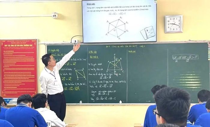 Nguyễn Hà Duy là giáo viên Toán ở trường THPT chuyên Tuyên Quang. Ảnh: CTTTTQ.