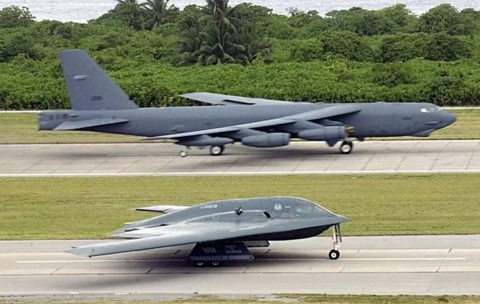 Việc các máy bay ném bom chiến lược B-52 rời Anh diễn ra đúng thời điểm Mỹ và Iran vừa kết thúc vòng đàm phán gián tiếp mới nhất.