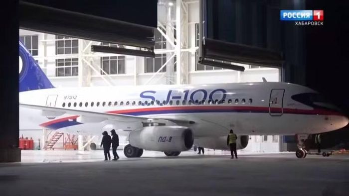 Sự thay đổi trong dây chuyền sản xuất theo nhận xét sẽ rút ngắn thời gian lắp ráp máy bay và nâng cao hiệu quả của toàn bộ chu trình chế tạo đối với chiếc SJ-100.