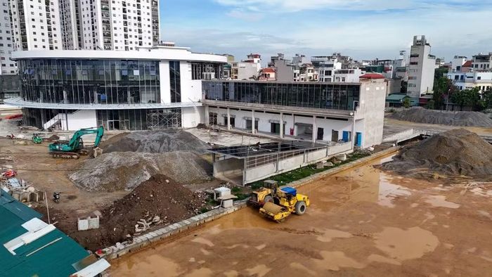 Vướng mắc kéo dài chủ yếu ở khâu giải phóng mặt bằng và điều chỉnh quy hoạch khiến dự án nhiều lần lùi tiến độ.