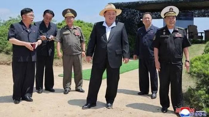 Hãng thông tấn KCNA dẫn lời ông Kim Jong Un ca ngợi độ tin cậy và hiệu quả chiến đấu của hệ thống vũ khí trên tàu khu trục