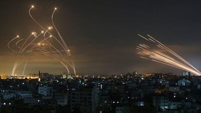 Đây là lần đầu tiên một quan chức Israel chính thức xác nhận việc triển khai Iron Dome ra nước ngoài. Trước đó, Đại sứ Mỹ tại Israel Mike Huckabee đã đề cập đến động thái này từ tháng 5.
