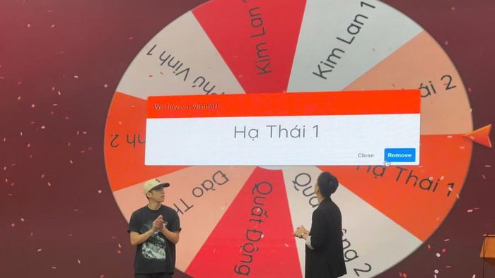 Hai đội sẽ được ghép cặp với một làng nghề, từ đó đưa ra sự sáng tạo riêng biệt dựa trên chất liệu văn hóa truyền thống.