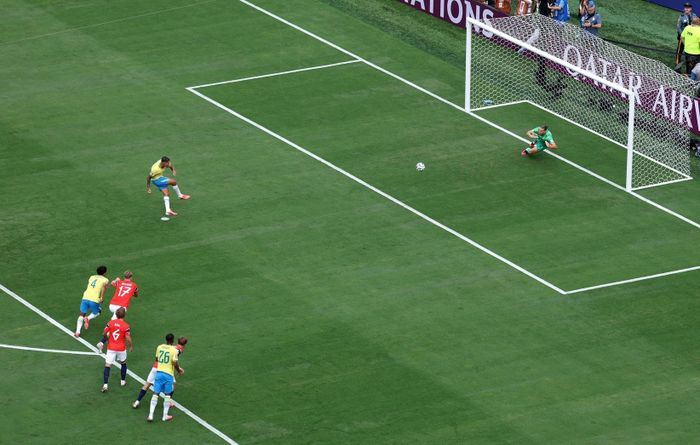 Bruno bỏ lỡ cơ hội để đưa Brazil vượt lên dẫn trước.