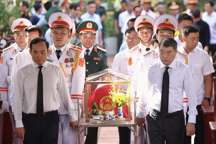 Thủ tướng Lê Minh Hưng nhấn mạnh công tác tìm kiếm, quy tập và xác định danh tính hài cốt liệt sĩ là nhiệm vụ chính trị quan trọng, là đạo lý "Uống nước nhớ nguồn", "Đền ơn đáp nghĩa" và trách nhiệm, tình cảm của thế hệ hôm nay với các Anh hùng liệt sĩ đã ngã xuống.