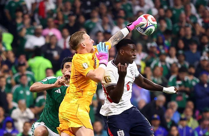  Jordan Pickford chơi hay trong ngày Anh thắng Mexico 3-2. 