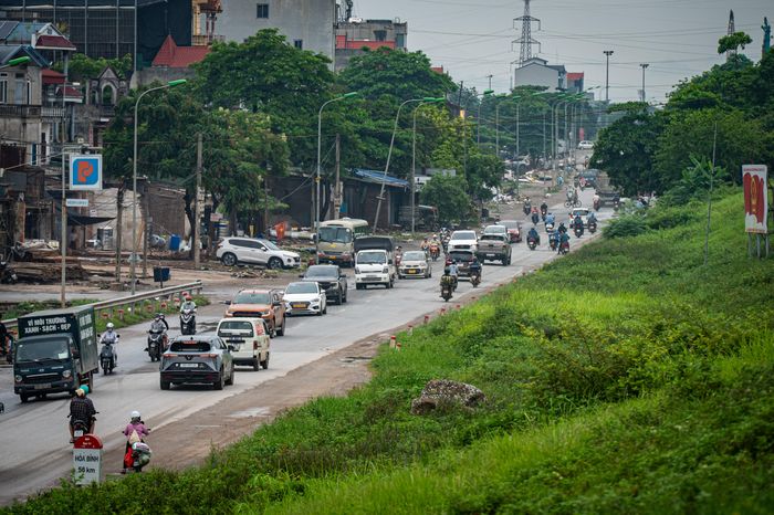  Tuyến Quốc lộ 6 hiện hữu chỉ có hai làn xe, sau nhiều năm lưu thông, tuyến đường đã xuống cấp và quá tải khi lưu lượng phương tiện tăng cao. 