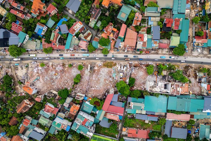  Đến nay, 3/7 địa phương đã hoàn thành giải phóng mặt bằng và bàn giao cho chủ đầu tư. Tại các địa bàn còn lại, tiến độ giải phóng mặt bằng đạt khoảng 73% ở Yên Nghĩa, 98% ở Chương Mỹ, 99% ở Phú Nghĩa và 93% tại Xuân Mai. 